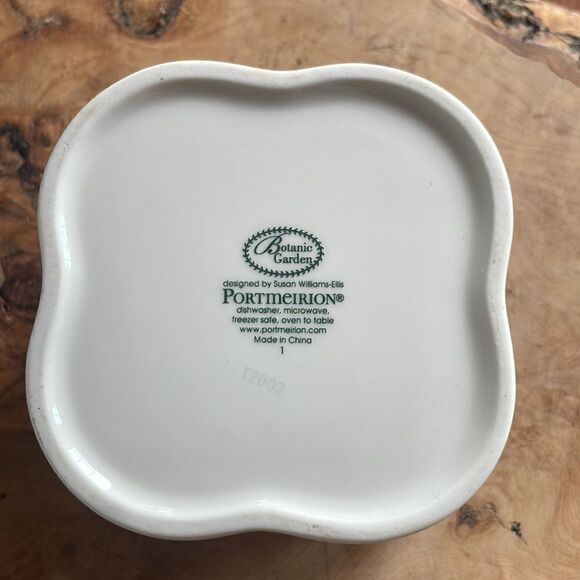 Portmeirion Botanic Garden Daisy Scalloped Ramekin / Trinket Dish - Picture 3 of 5